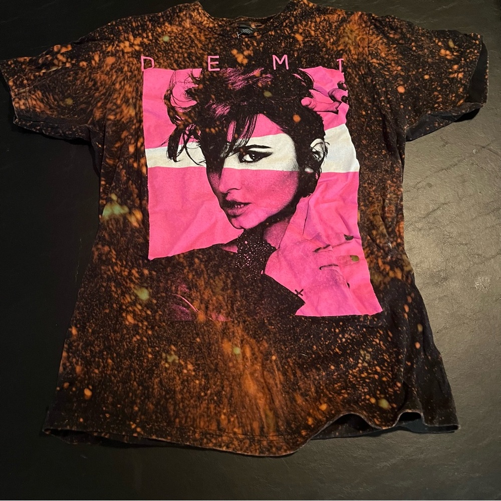 Demi Lovato Neon Lights 2014 concert t-shirt